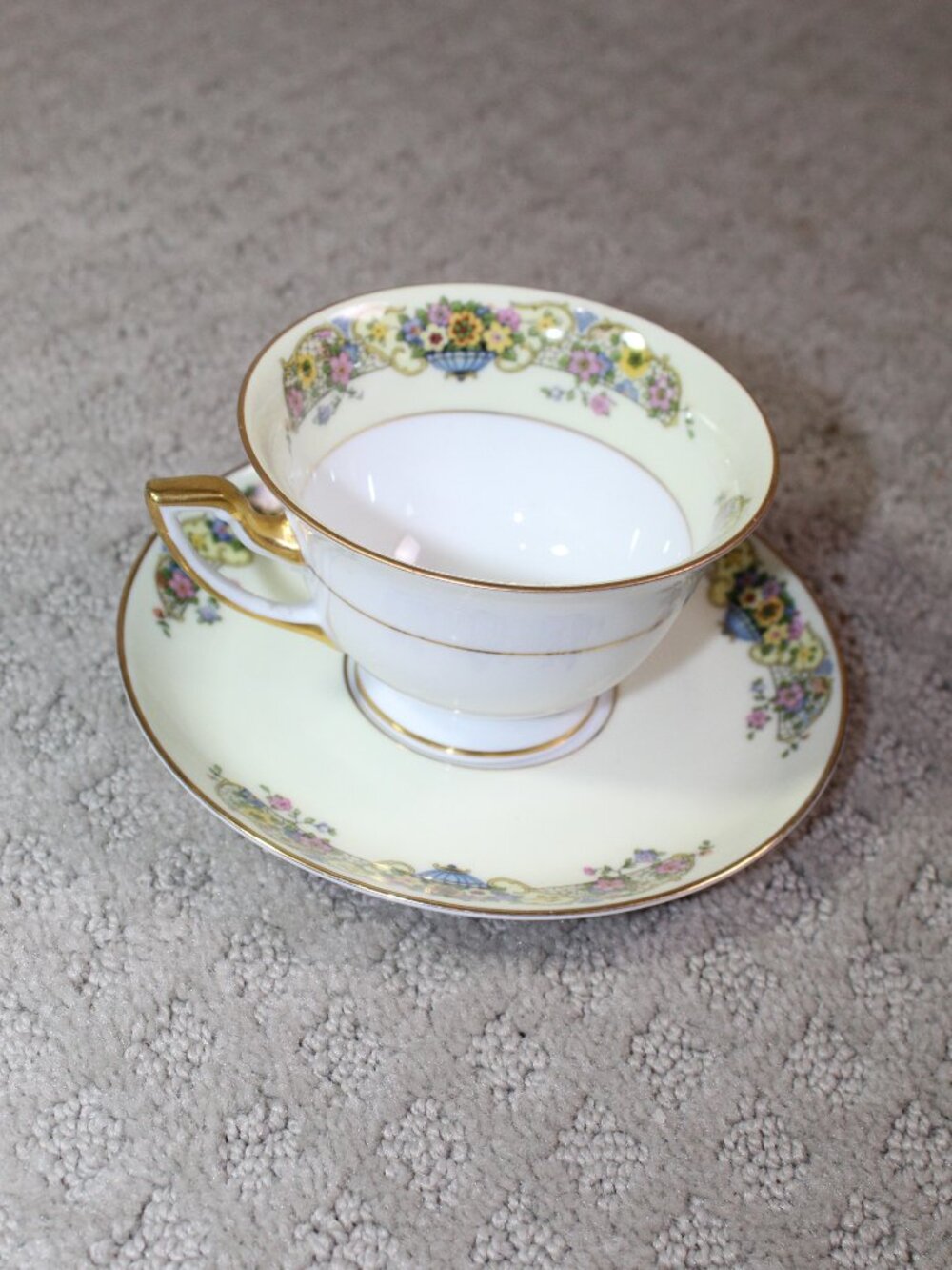 Set of 2 Thomas Bavaria Asturia Gold Trimmed Floral 1 Tea Cups & 1 Saucers